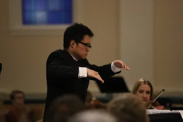 Yoshiaki Onishi (conducting) — photo © 2023 by Allison Davis